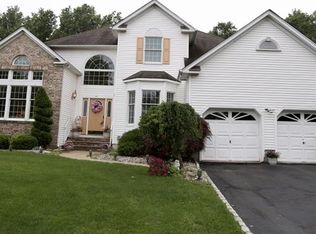34 Baybury Ct, East Hanover, NJ 07936