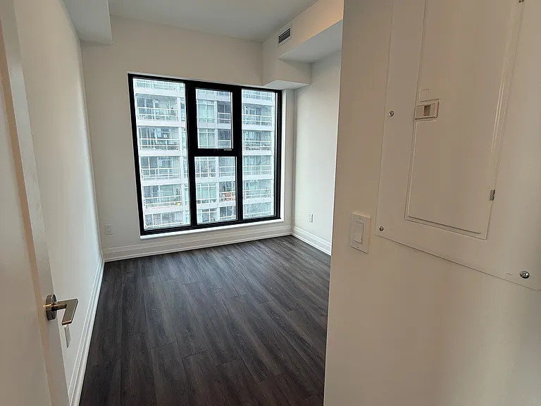 20 Soudan Ave #2408 — Photo 14