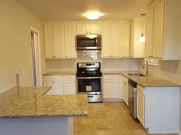 3301 Old Orchard Rd — Photo 6