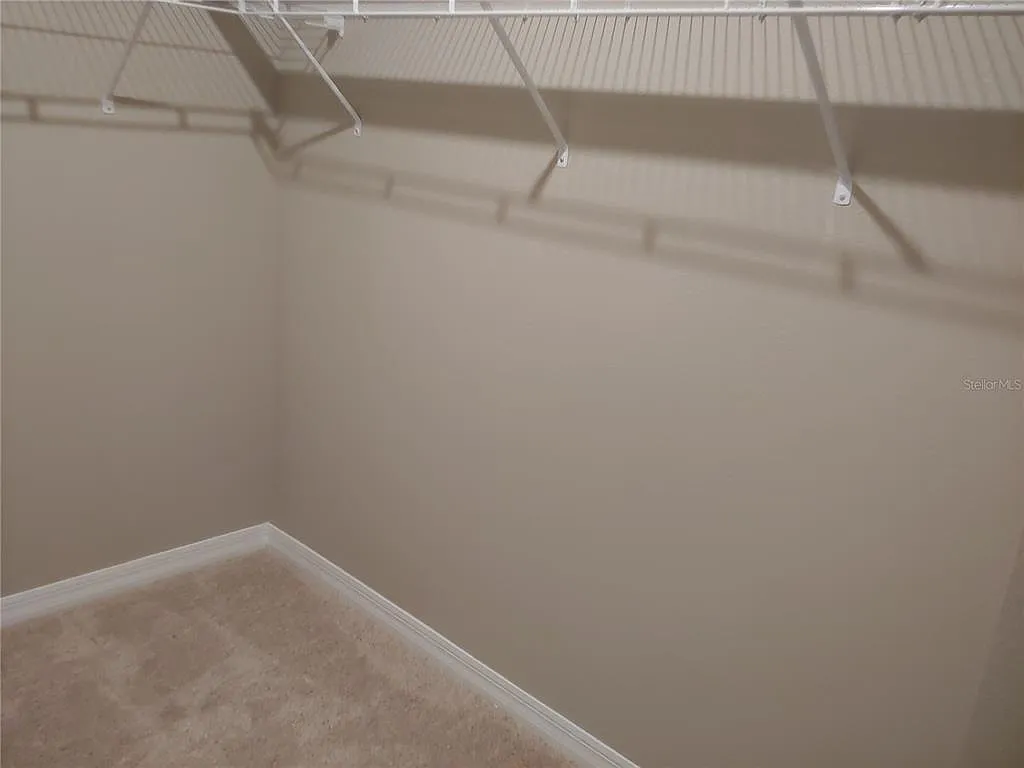 3 bed, 2.5 bath, 1884 sqft, $2,550 — Photo 2
