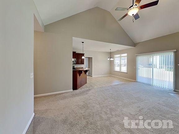 3rd image of 110 Cottage Trce