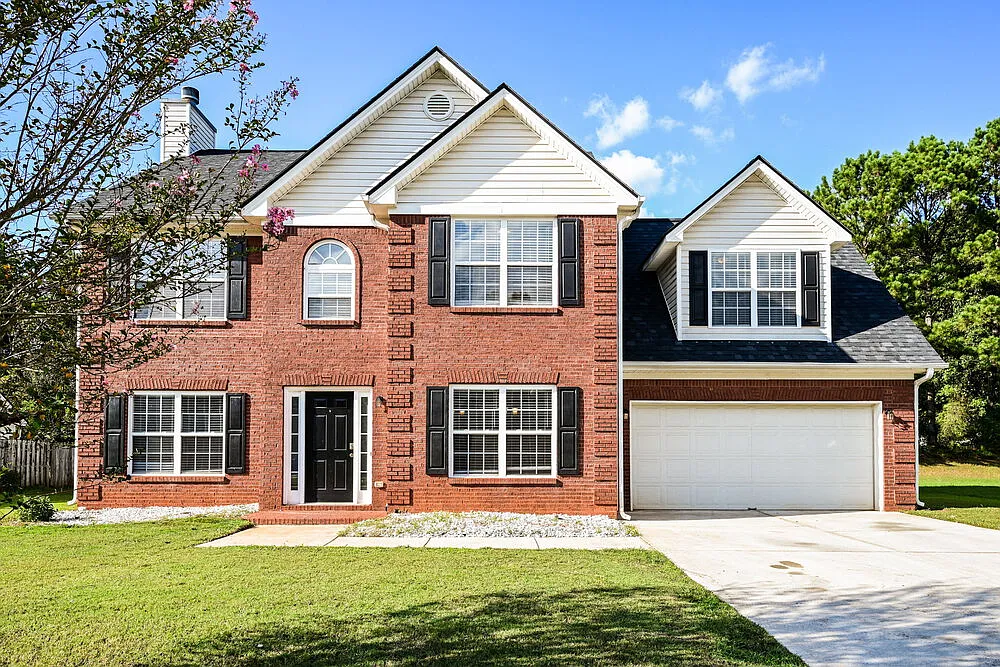 5 bed, 2.5 bath, 2262 sqft, $2,280 — Photo 1