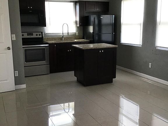 3rd image of 1606 S Crystal Lake Dr APT 23