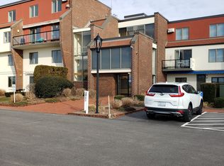 102 America #102, Newport, RI 02840