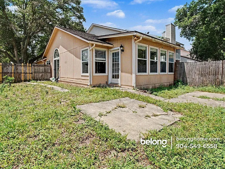7641 Rain Forest Dr N — Photo 2