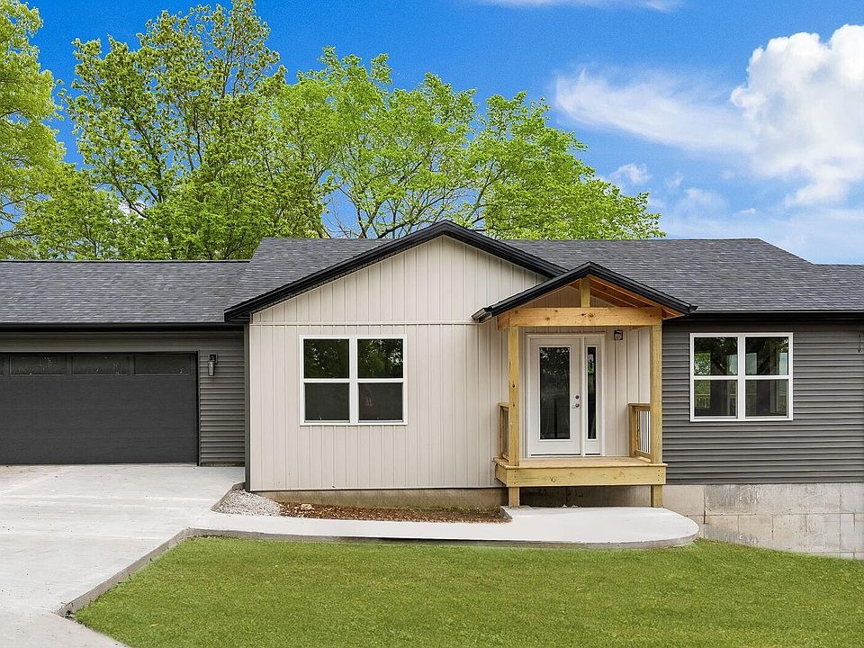 1st image of 13 Hilltop Dr