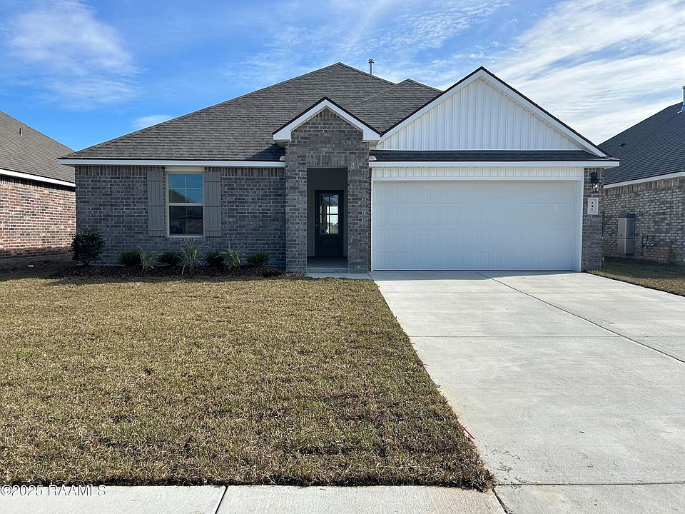 1st image of 141 Cottage Cove Dr