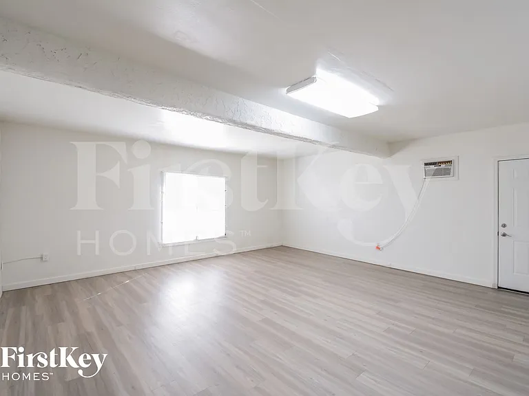 18216 N 24th Dr — Photo 11