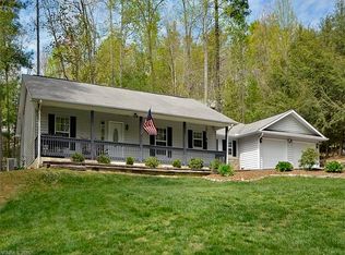 105 Lone Eagle Ln, Hendersonville, NC 28739