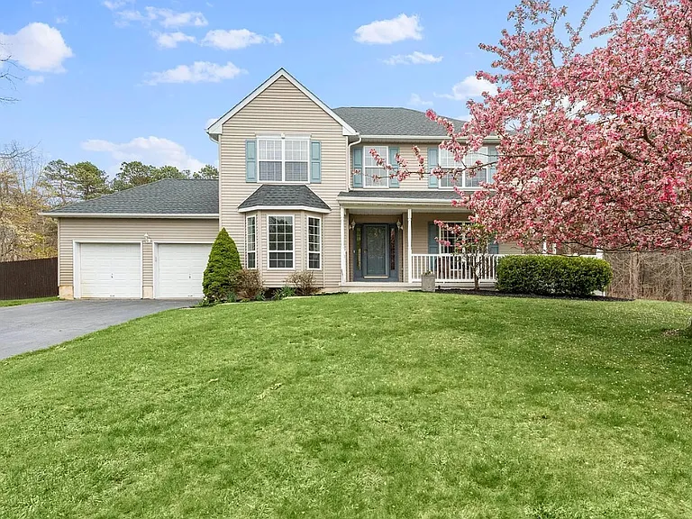 5 Sandcastle Ct — Photo 1