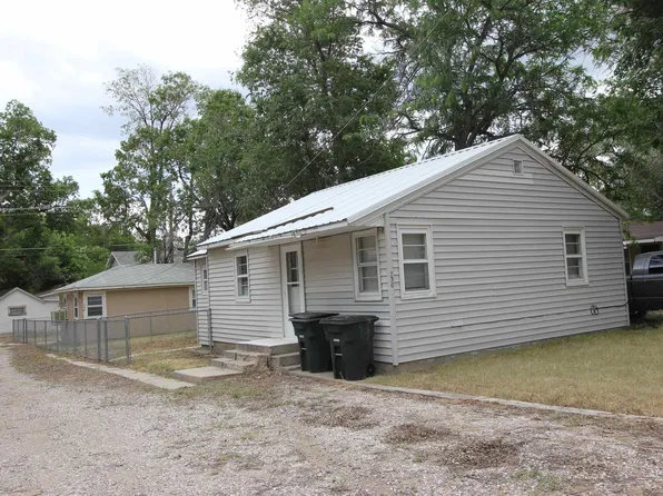 730 S 3rd St, Glenrock, WY 82637