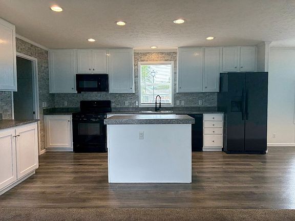 4th image of 317 SE Autumn Park Dr