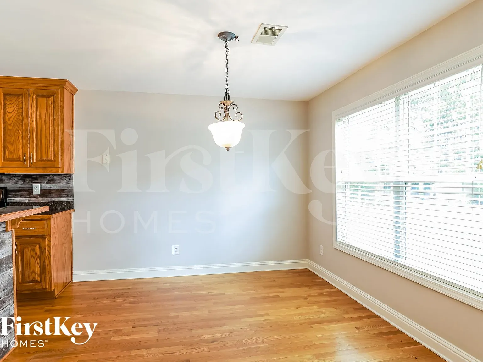 3 bed, 2.0 bath, 2152 sqft, $2,680 — Photo 4