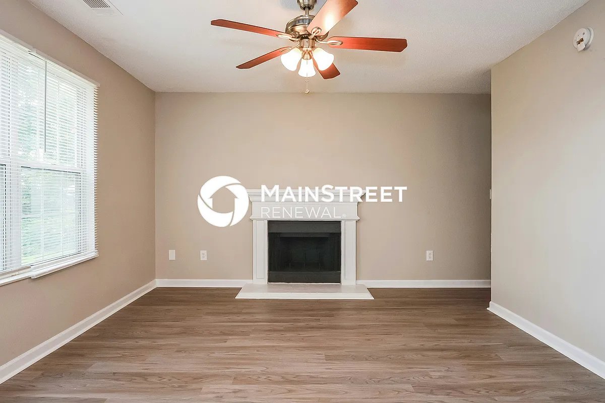 Living Room - 6295 Klondike River Rd