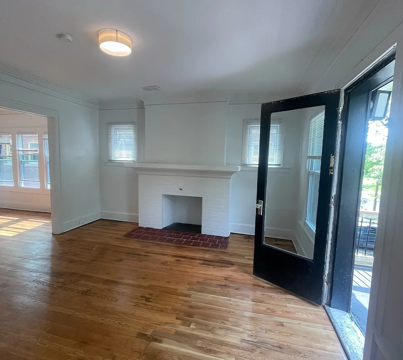 3 bed, 1300 sqft, $1,300 — Photo 4