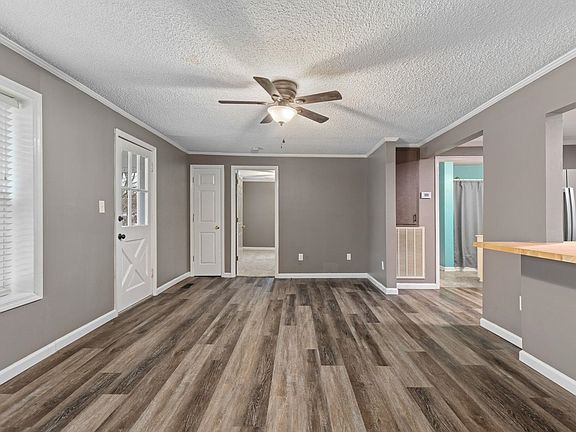 4th image of 2818 Lee St
