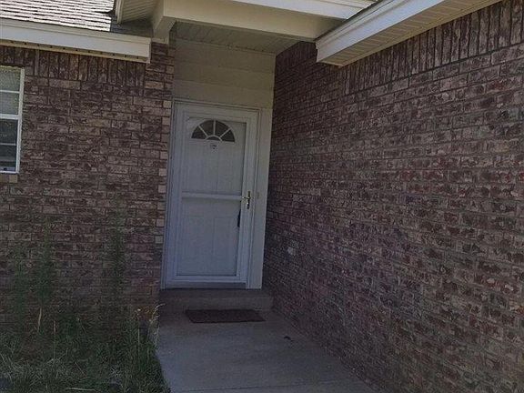 3rd image of 525 La Salle Dr