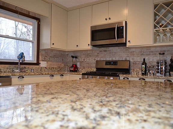 5th image of 50 N Robinson Dr