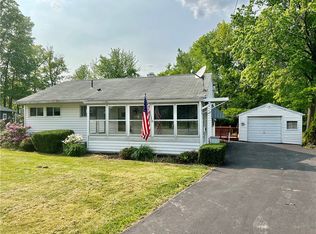 33 Upper Idlewild Dr, New Castle, PA 16101