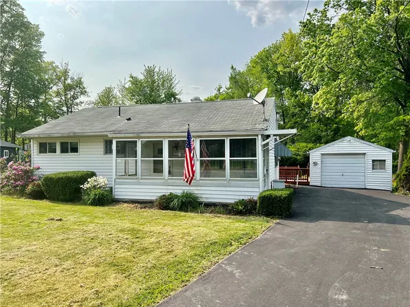 33 Upper Idlewild Dr, New Castle, PA 16101