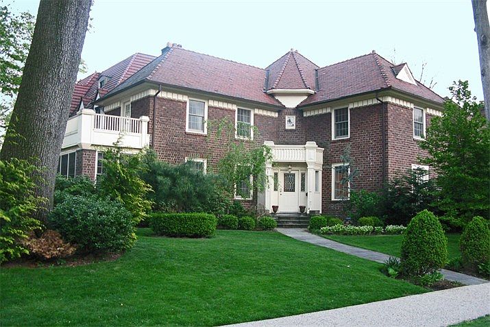 1st image of 110 Continental Ave