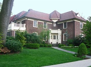 110 Continental Ave, Forest Hills, NY 11375