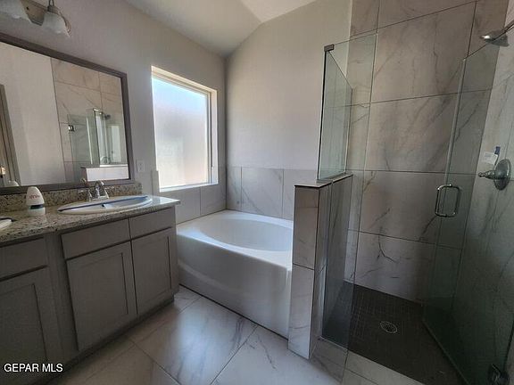 5th image of 5004 Jennifer Claire Ln