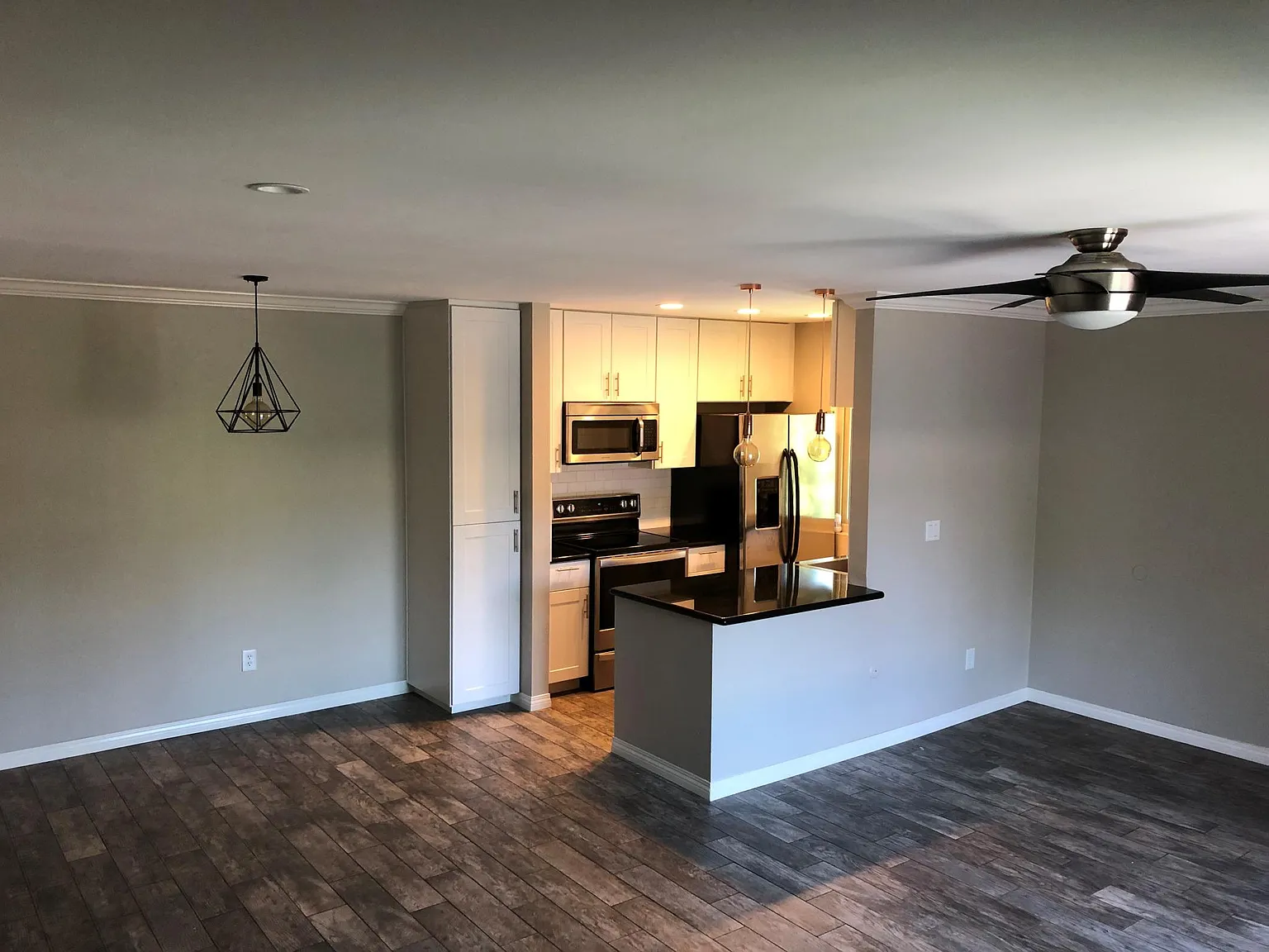 6569 Bell Bluff Ave — Photo 1