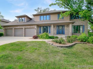 19W576 Country Ln, Lombard, IL