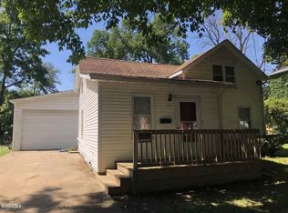 611 W Clark St, Freeport, IL 61032