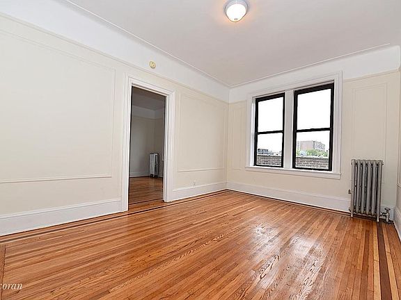 2nd image of 2206 38th St APT 3C