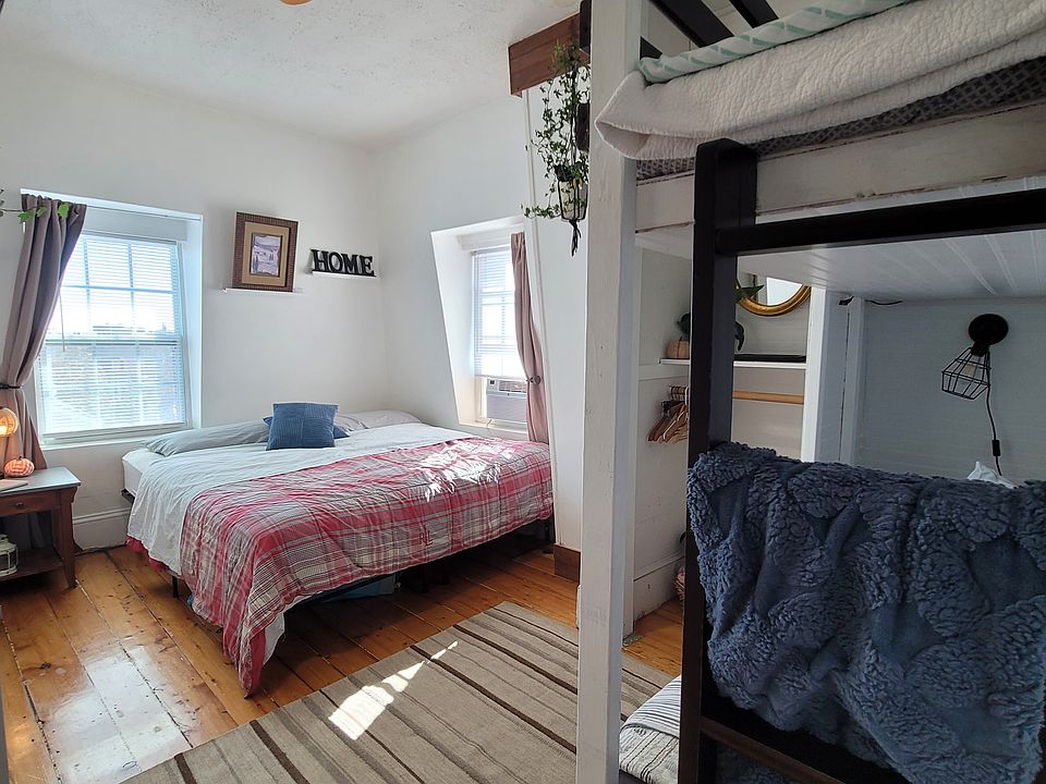 1st image of 134-136 Lexington St #3