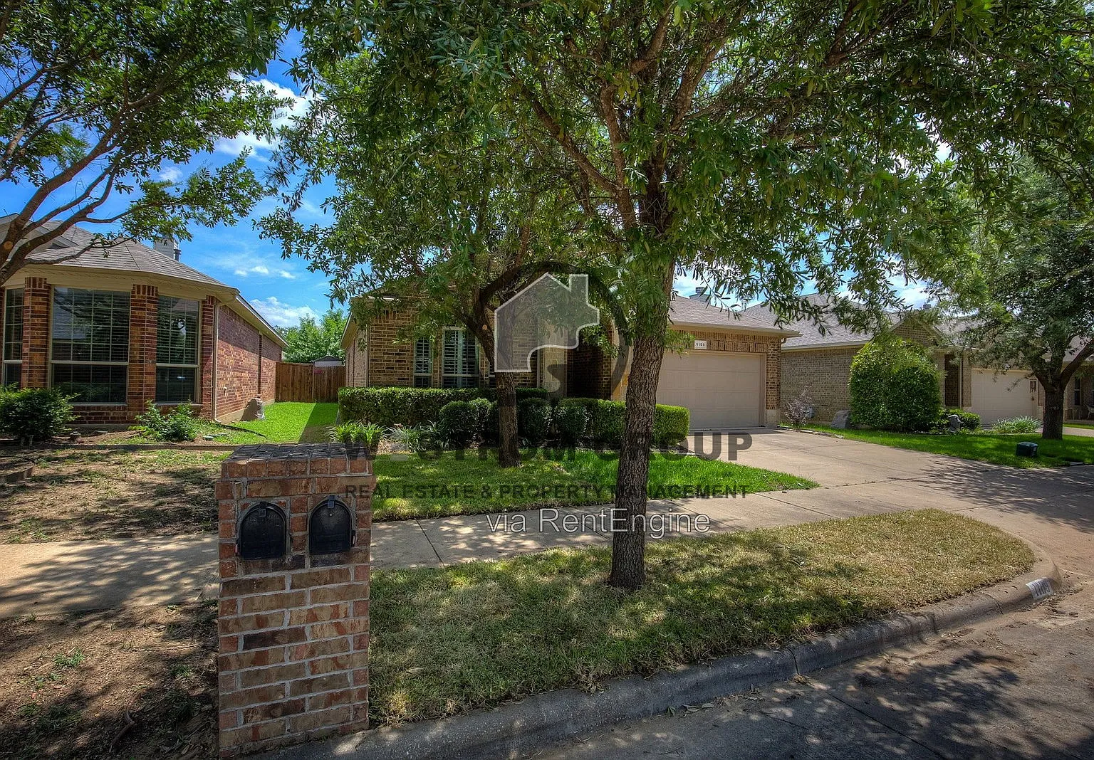 3 bed, 2.0 bath, 1508 sqft, $2,245 — Photo 2