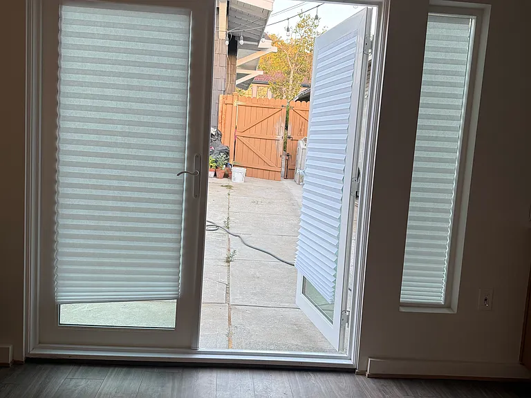 4323 Berenice Ave — Photo 6