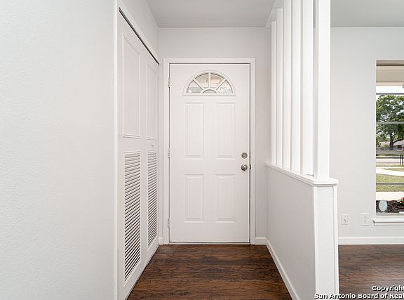 5th image of 6914 Sun Valley Dr