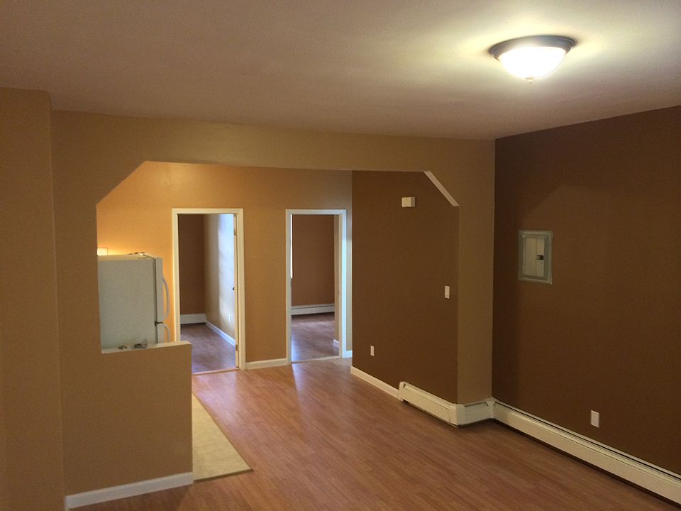 2nd image of 80 16th St APT 2R