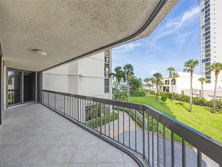 4551 Gulf Shore Blvd N #200 — Photo 1