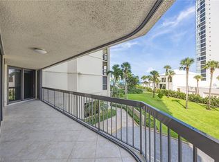 4551 Gulf Shore Blvd N APT 200, Naples, FL 34103