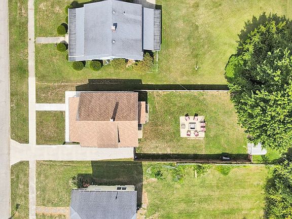5th image of 115 Clink Blvd