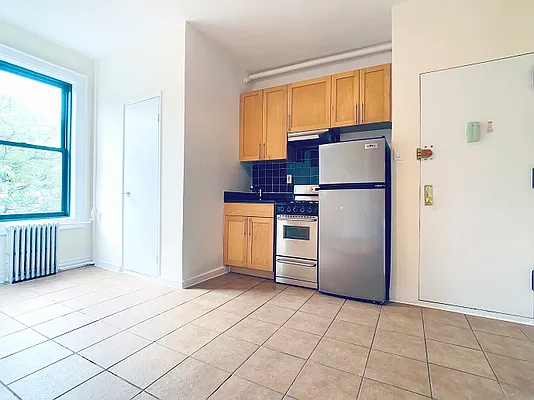 Rented by City Connections Realty | media 8