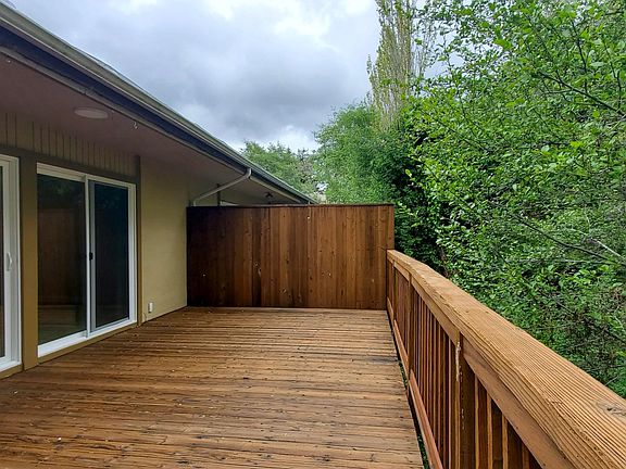 3rd image of 100 Sycamore Ave APT 9
