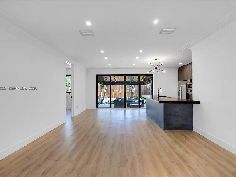 365 Fairway Dr — Photo 16
