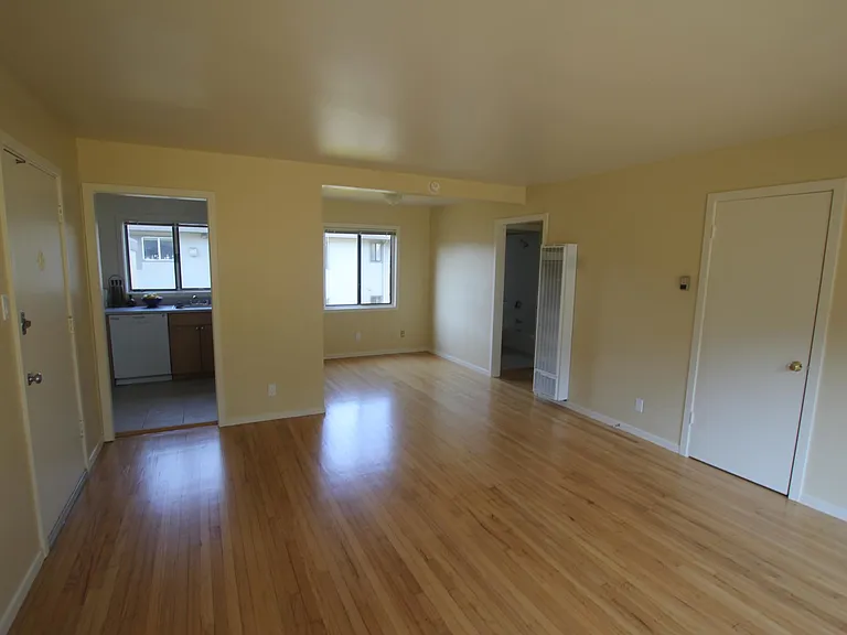1569 Pershing Dr #G — Photo 4
