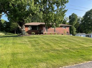 2 Lattavo Dr, New Castle, PA 16105
