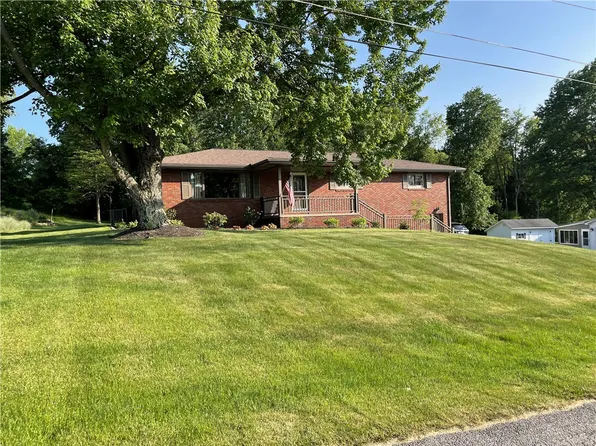 2 Lattavo Dr, New Castle, PA 16105