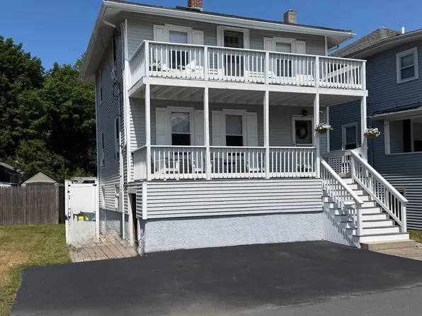 82 Newport Rd, Hull, MA 02045