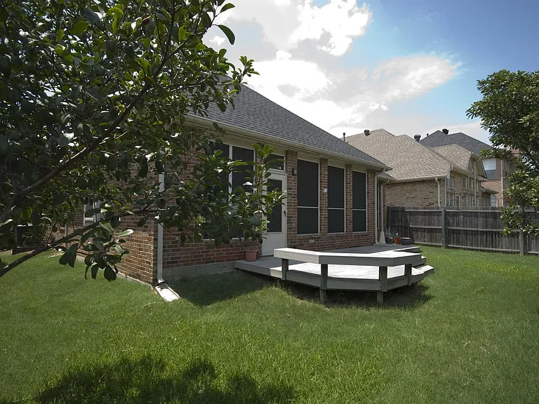 7702 Brookview Ct — Photo 5