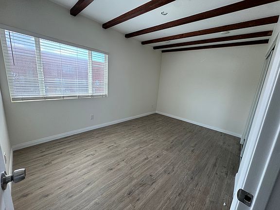 4th image of 3875 47th St