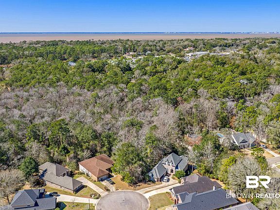 4th image of 112 N Creek Cir