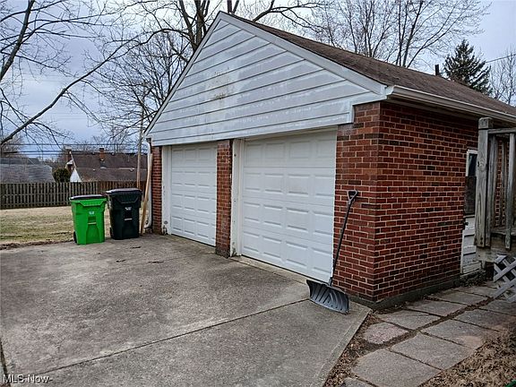 3rd image of 82 Wandle Ave